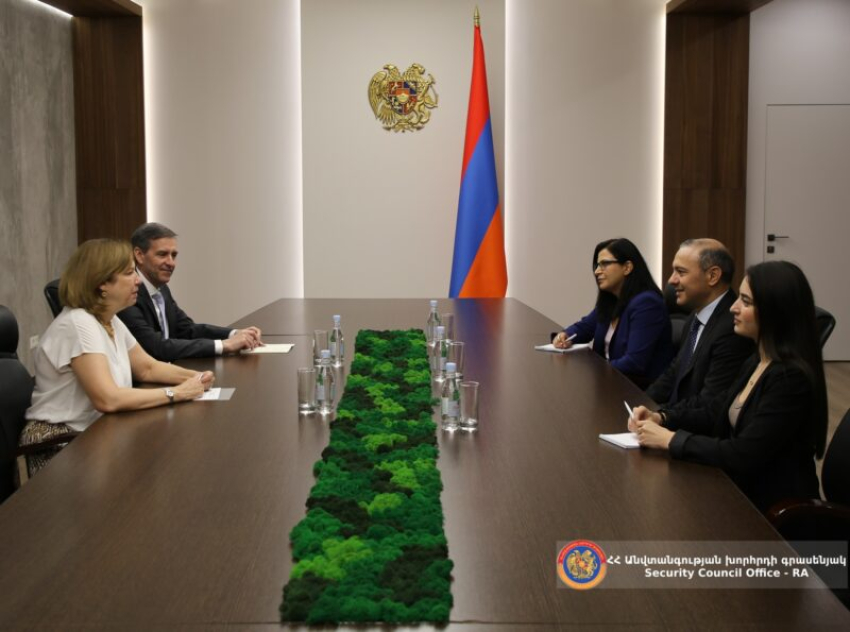 ԱԽ քարտուղարն ու ԱՄՆ դեսպանը քննարկել են ՀՀ–ԱՄՆ երկկողմ հարաբերությունների զարգացման հետագա քայլերը