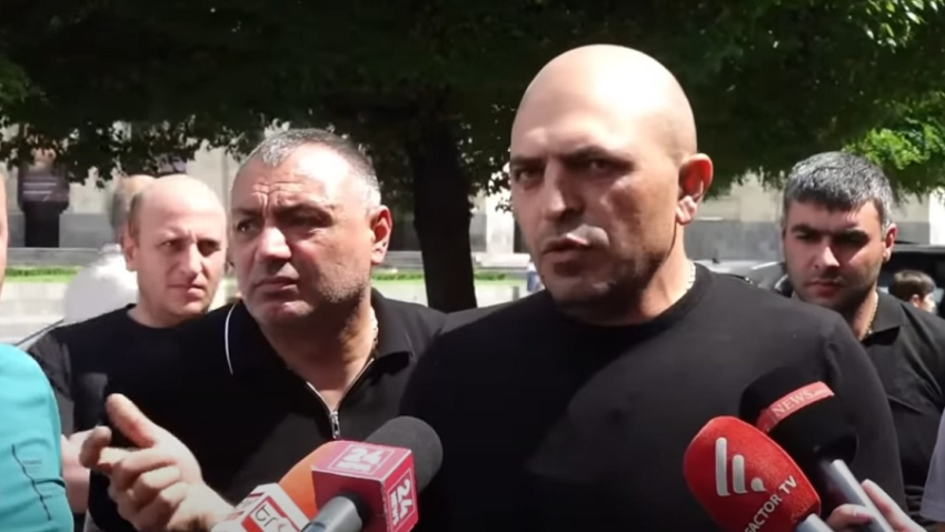 «Կիրգիզը չլինի, վրացին չլինի, նոր մեզ տա՞ն բեռը»․ բեռնափոխադրող