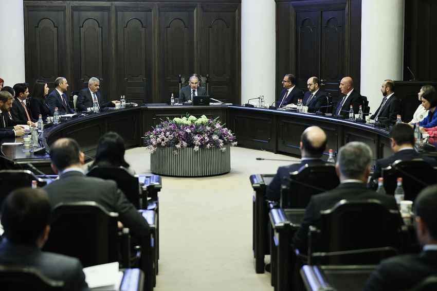 Իշխանավորների հարստացումը, ճոխ կենսակերպն ու թոշակների թշվառությունը. «Փաստ»