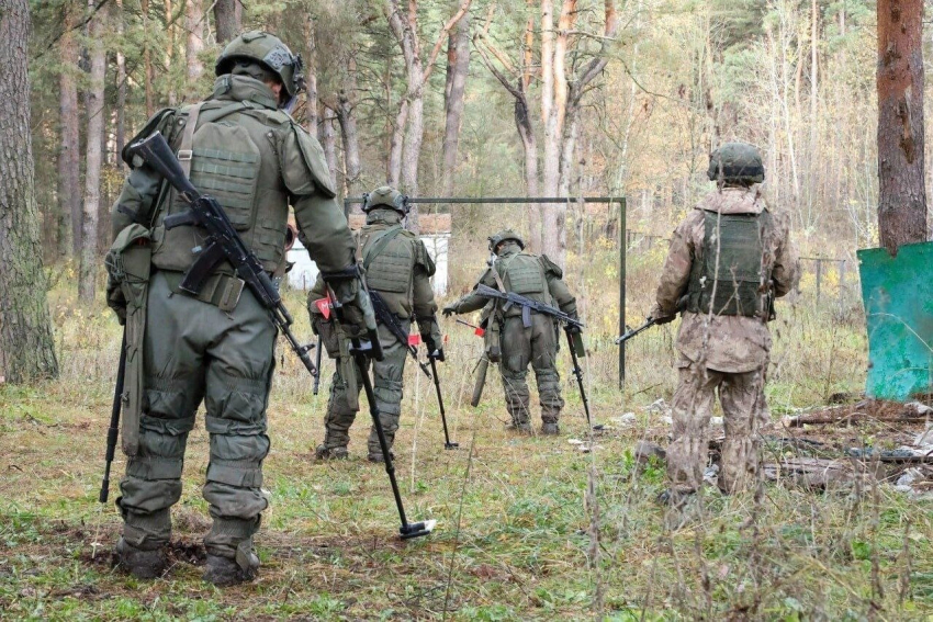 Հյուսիսային Կորեայի սակրավորները մասնակցում են Կուրսկի մարզում ականազերծմանը