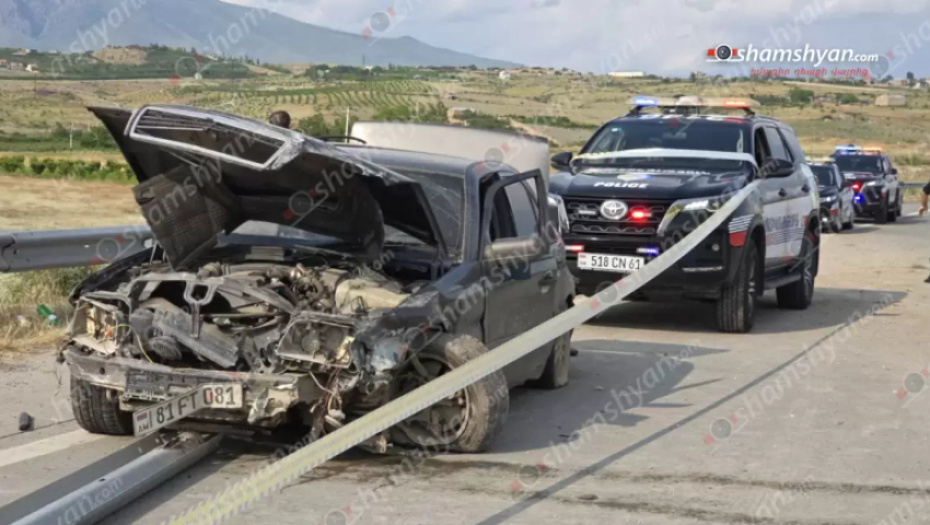 Ապարանում բախվել են «Renault»-ն ու «Toyota RAV4»-ը. 2 վիրшվորներից մեկը 9-ամյա տղա է