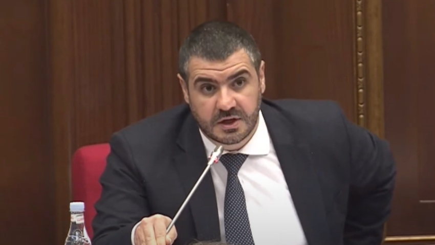 ՀՀ իշխանությունն Ադրբեջանին պահանջ չի ներկայացնում ԼՂ-ից տեղահանվածների վերադարձի մասով. Արման Եղոյան