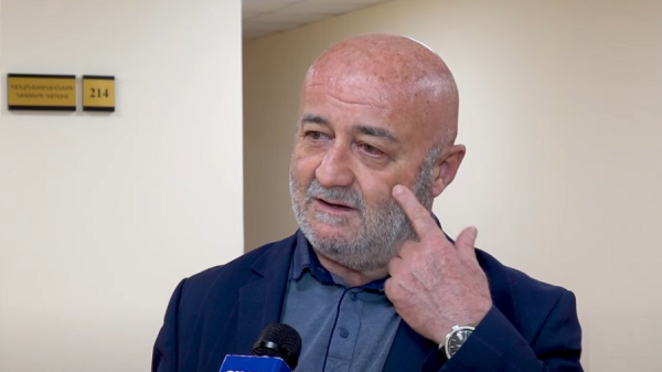 «Շիշ նետողը». Աղազարյանն իր համար նոր մականուն առաջարկեց
