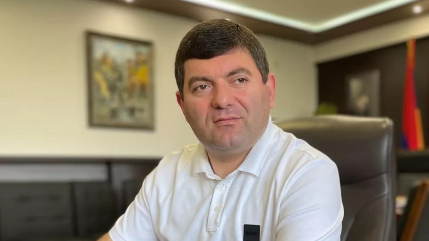 Նույնիսկ անազատության մեջ Դավիթը շարունակում է ամուր կամք և վճռականություն դրսևորել