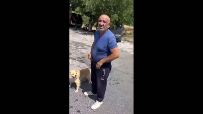 Ով է շանը մեքենային կապած ու քարշ տված տղամարդը