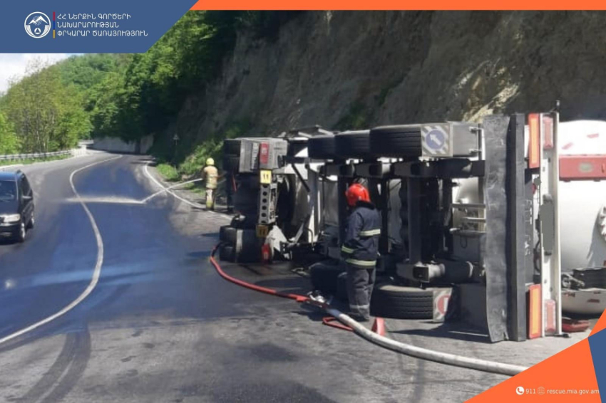 Դիլիջան-Երևան ավտոճանապարհին կցորդիչով բեռնատարը կողաշրջվել է