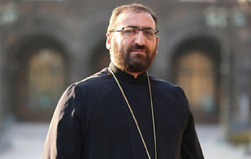 Հաստատվել է տեսանյութերում Արշակ արքեպիսկոպոս Խաչատրյանի պատկերված լինելու հանգամանքը. ՔԿ