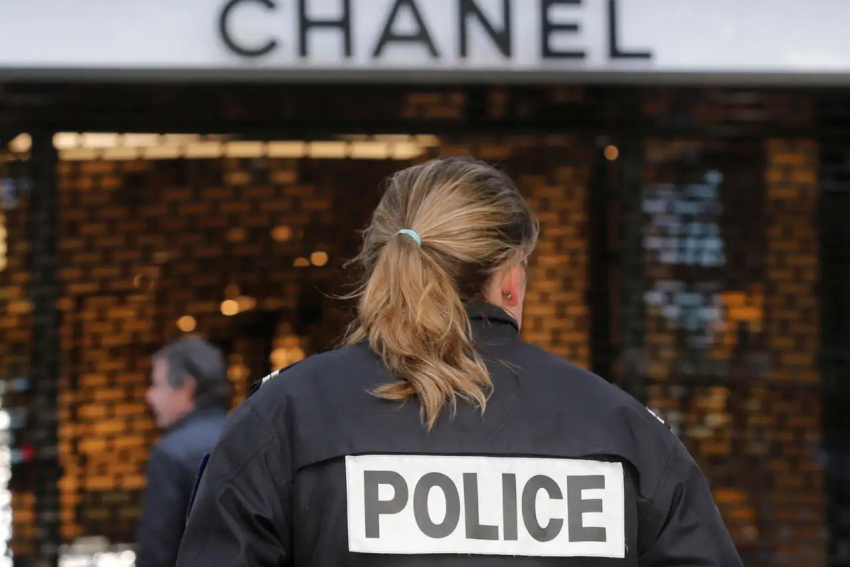 Փարիզում զինված անձինք փորձել են թալանել Chanel-ի խանութը