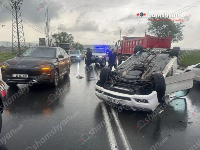 Աբովյանում բախվել են «BYD»-ն, «Mitsubishi Grandis»-ը, «ՎԱԶ»-ը և «Mercedes»-ը. վերջինը գլխիվայր շրջվել է